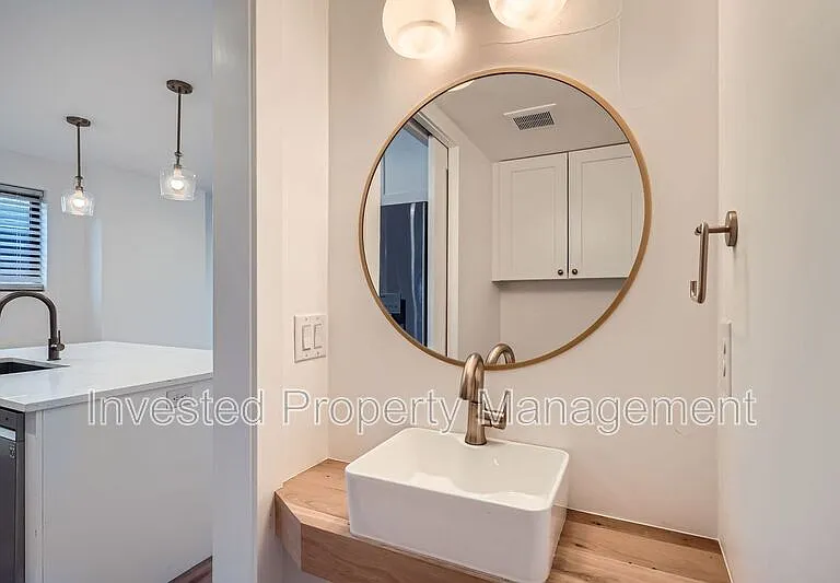 1405 N Yates St — Photo 11
