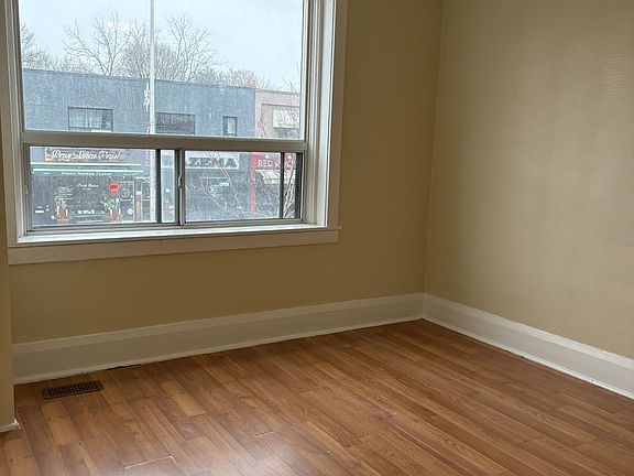 5th image of 1355 Danforth Ave