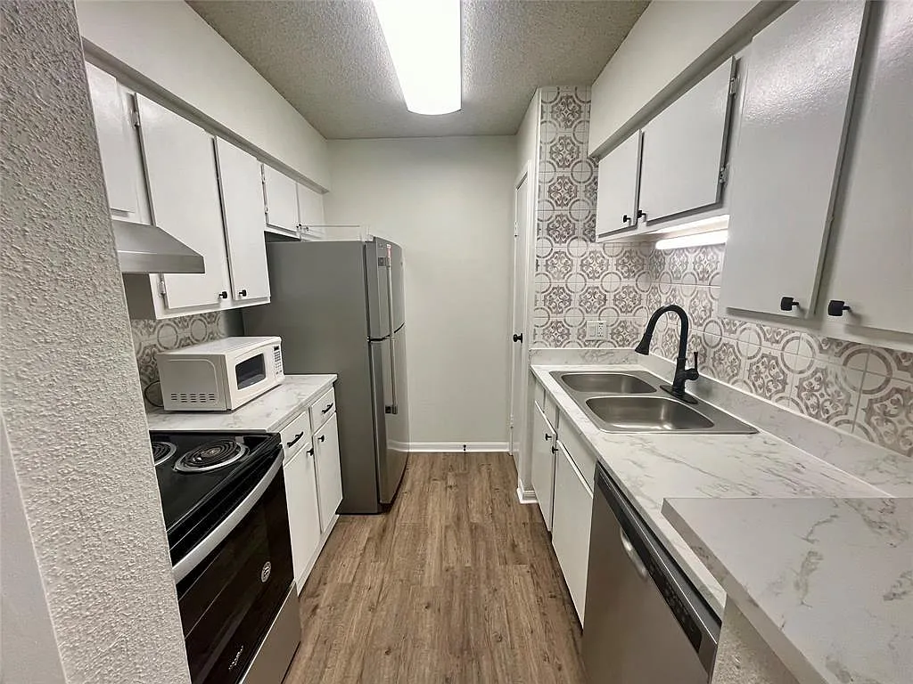 1 bed, 1.0 bath, 698 sqft, $950 — Photo 3