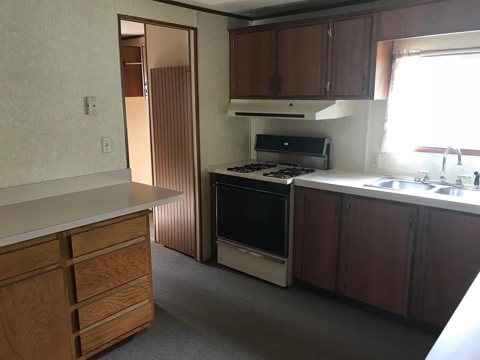 3 bed, 1400 sqft, $1,395 — Photo 2
