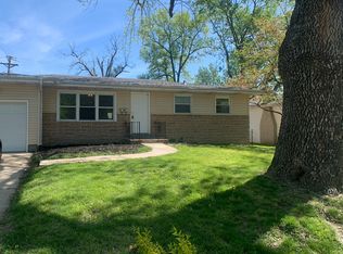 1405 Lindsay Ln, Florissant, MO 63031