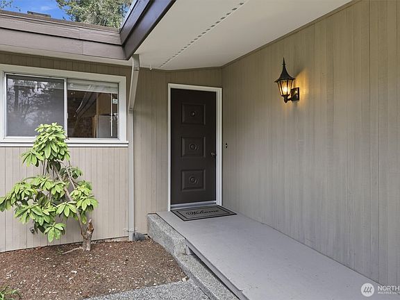 4th image of 3604 70th Avenue Ct W