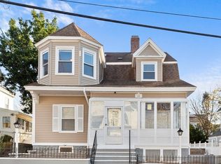 55 18th St, Lowell, MA 01850