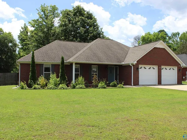 1010 Clint Dr SE, Hartselle, AL 35640