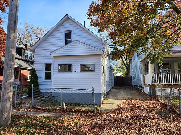 3rd image of 3219 W 61st St