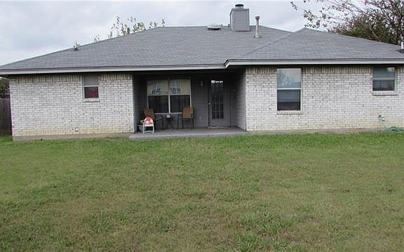 3rd image of 722 Stonebrooke Dr