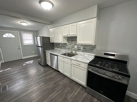 5th image of 495 Chilcote Ave #495