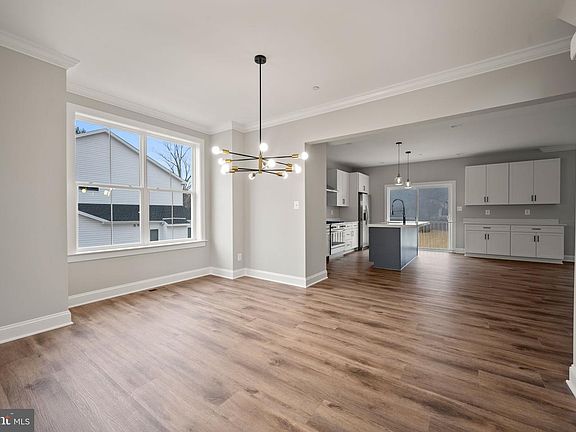 5th image of 9436 Ridgely Ave