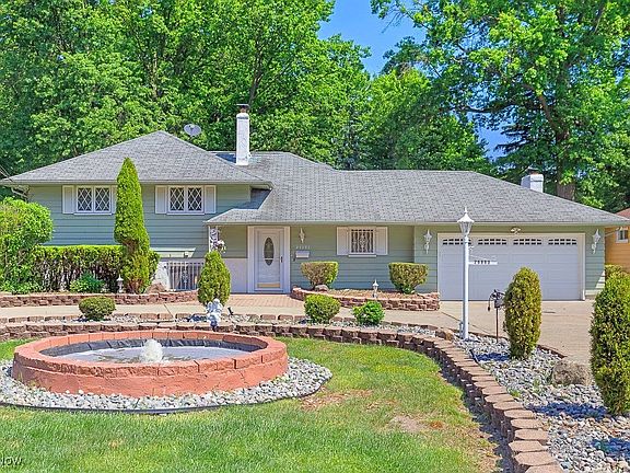2nd image of 25893 Euclid Chagrin Pkwy