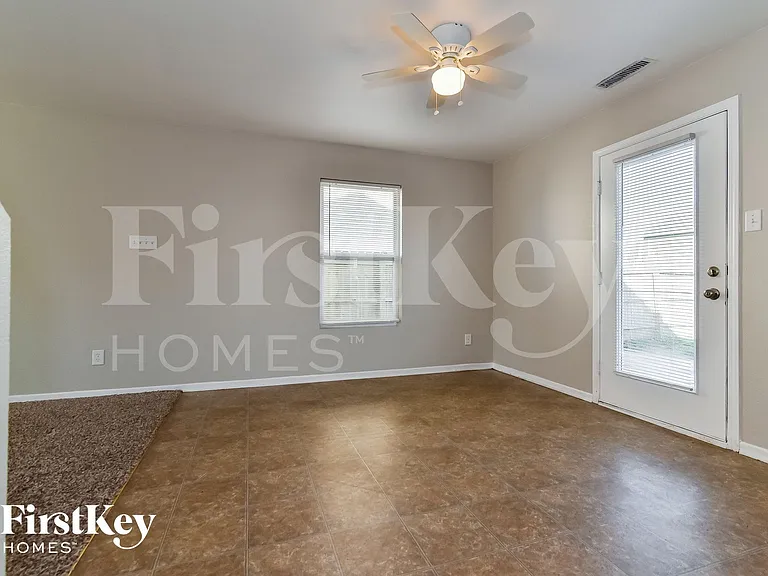 8016 Grove Berry Way — Photo 5