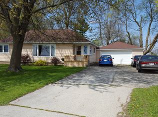 W2080 State Road 44, Markesan, WI 53946