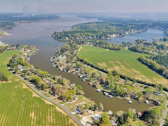 4th image of 782 Spring Creek Rd