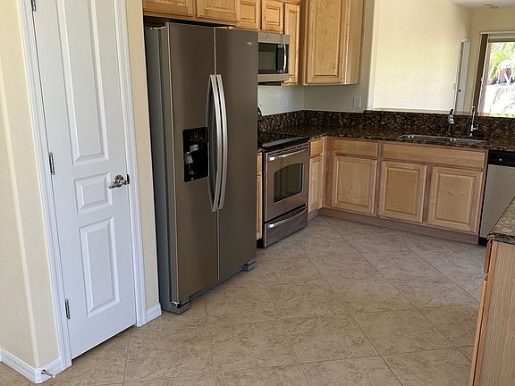 3rd image of 1319 Beehive Ln