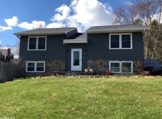 160 Wooden Shoe Ct N, Christiansburg, VA 24073