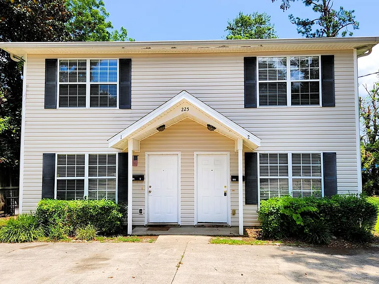 225 Rivoli Rd #1 — Photo 1