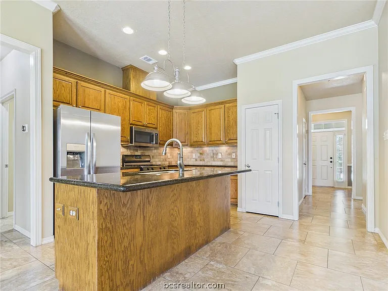 2305 Kendal Green Cir — Photo 13