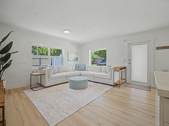 4th image of 9921 SW 195th St