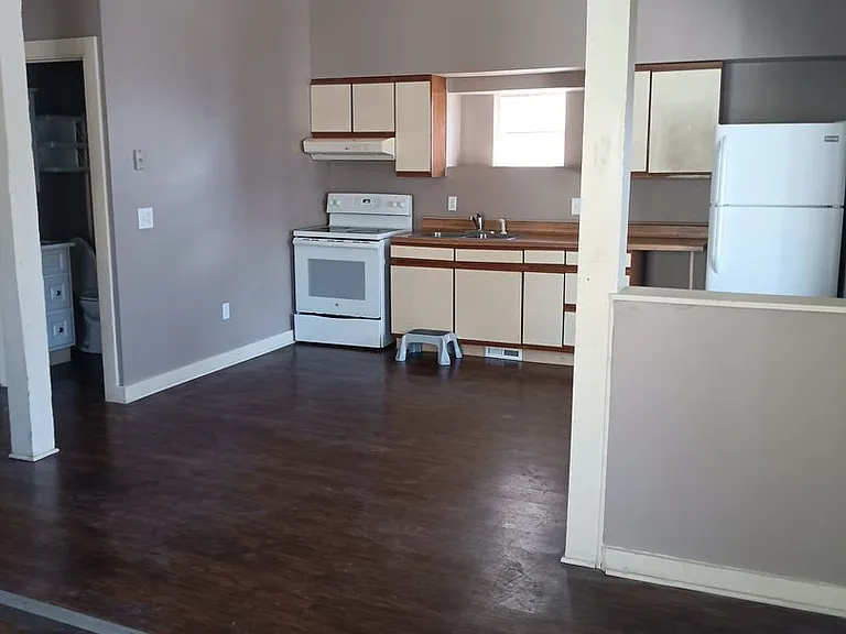 505 Rentschler St — Photo 7