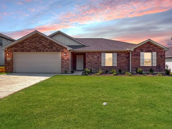 126 Cooper Dr, Cleburne, TX 76031