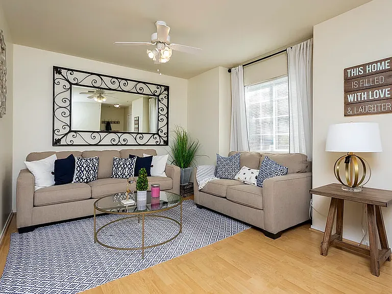 Golden Valley Luxury Apartments — Photo 6