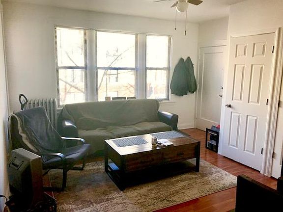 3rd image of 2537 W Sunnyside Ave APT 1