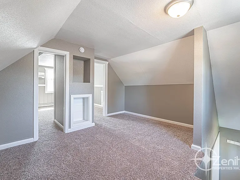 1818 W 22nd St — Photo 16