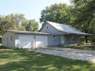 107 E Grand St, Green Ridge, MO 65332