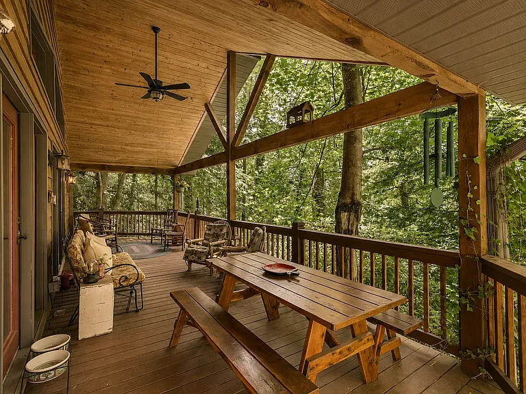 361 Wyanoak Rd — Photo 22