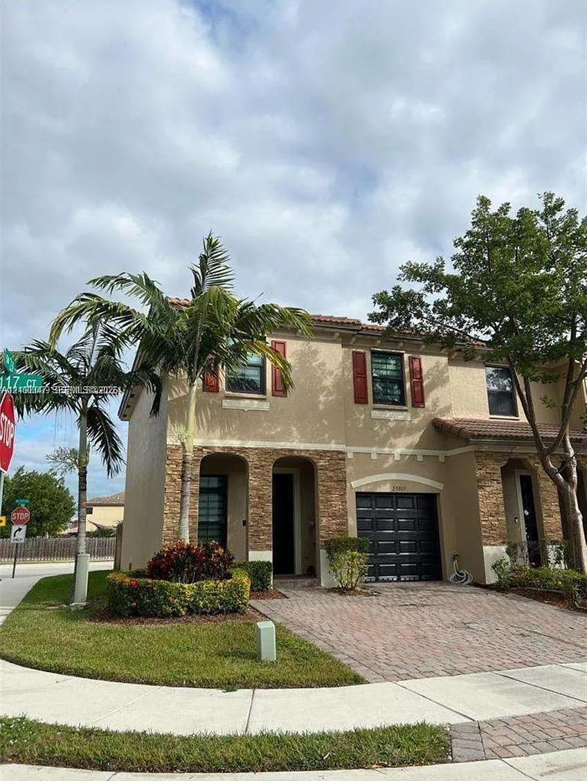 Silver Palm West Replat — Photo 2