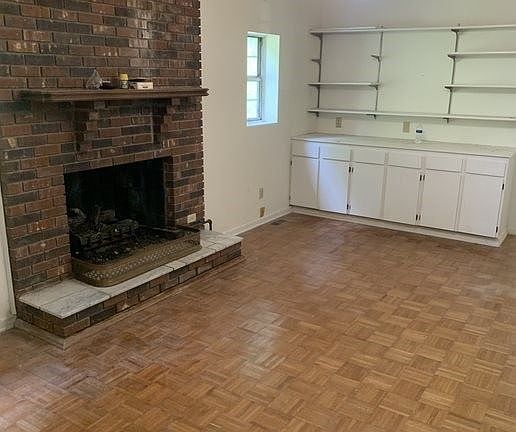 2nd image of 3772 Woodward Dr