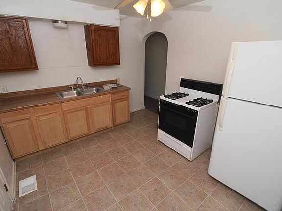 5th image of 1112 W 37th St