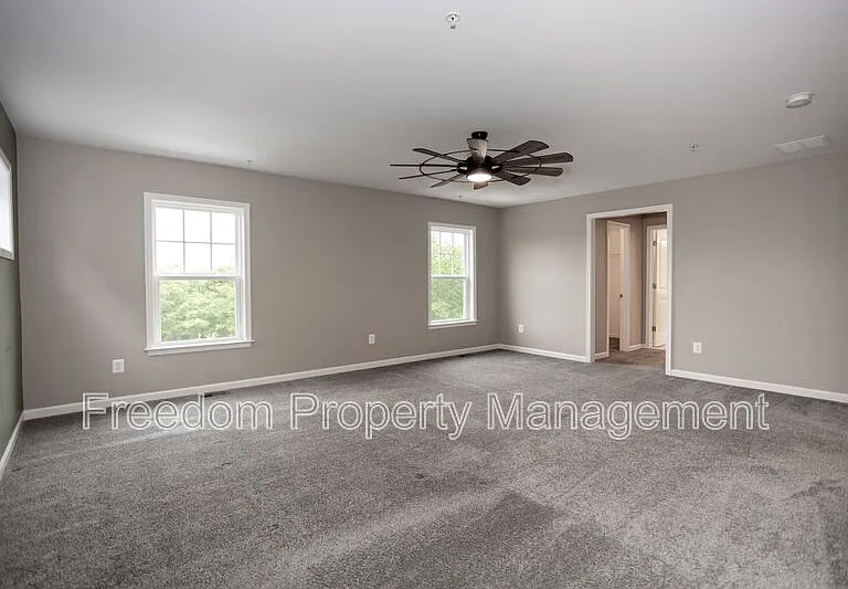 2425 Morgans Point Dr — Photo 35