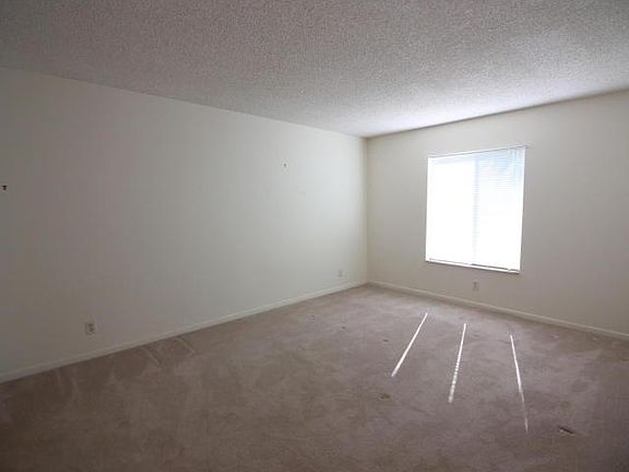 3rd image of 205 Foxtail Dr