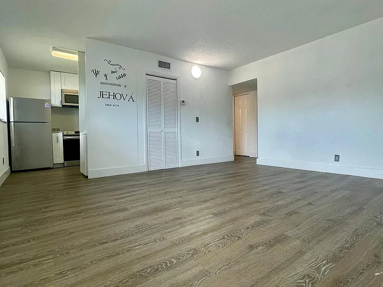 651 NW 42nd Ct #118 — Photo 9