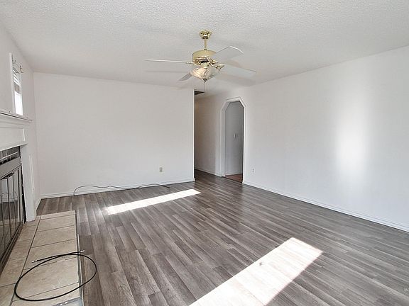 3rd image of 5697 N Millstone Dr