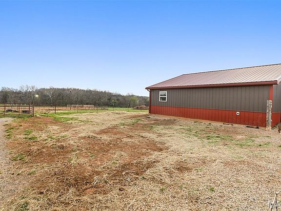 4th image of 16093 Smith Rd