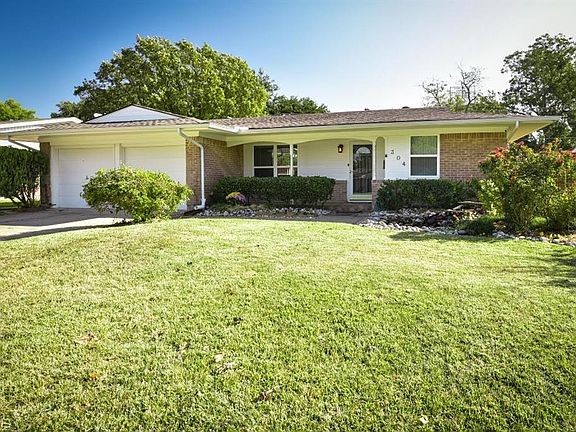 2nd image of 304 Brookwood Dr