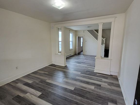 2nd image of 300 W Spruce St