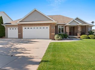 3552 Spyglass Hill Dr, Green Bay, WI 54311
