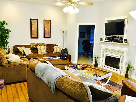 living room w/ gas fireplace