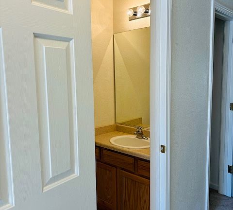 4th image of 865 Sunny Ln Unit C