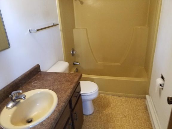 5th image of 401 N East St #202
