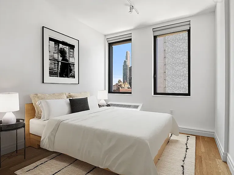 550 W 54th St #703 — Photo 2