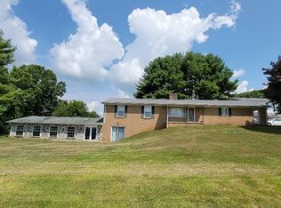 148 Grandview Dr, Woodlawn, VA 24381
