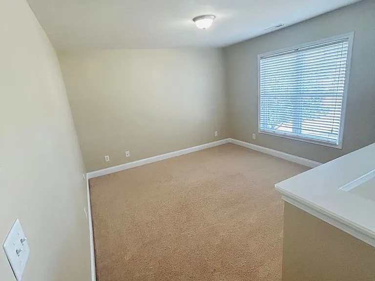 3504 Castlefield Ln — Photo 8