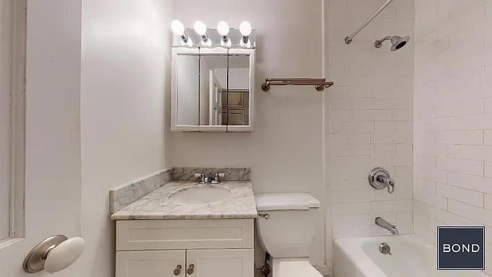 Rented by Bond New York | media 9