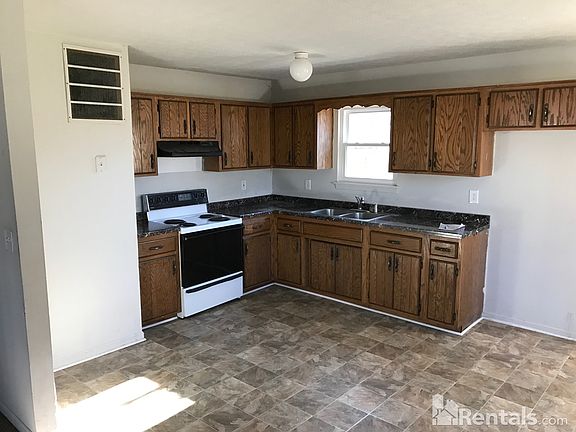 2nd image of 10508 Hillpark Dr