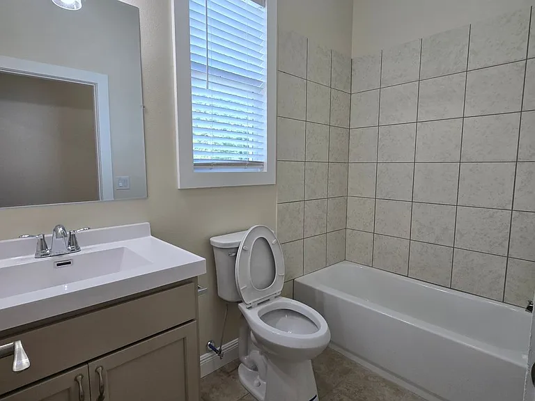 1818 Elvin Dr #B — Photo 7