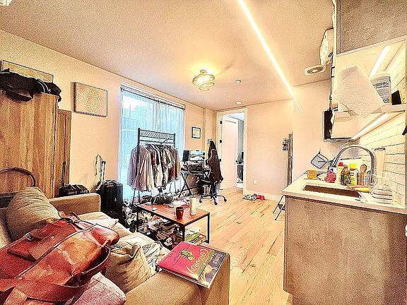3rd image of 13 Jefferson St