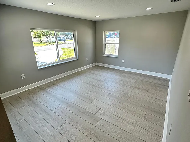 604 Lexington St — Photo 17